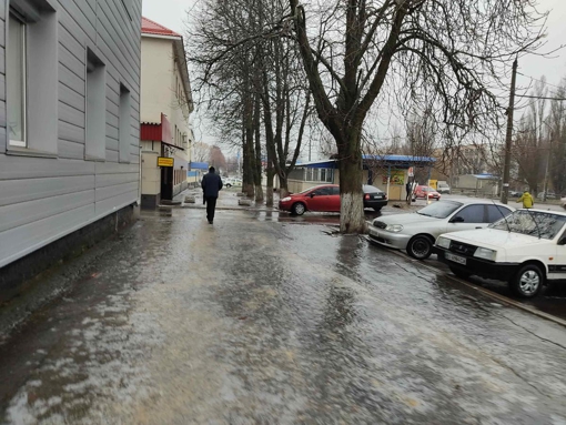 Ожеледиця в Полтаві: на вулицях працюють 470 двірників