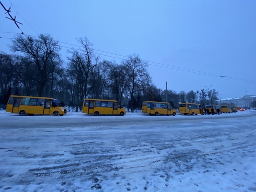 У Полтаві на протест виїхали маршрутки перевізника, з яким розірвали договір