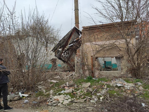 У Полтаві демонтували аварійну трубу. ФОТО