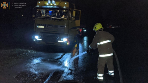 На Полтавщині, через аварію, із зерновоза витекло близько 500 літрів пального