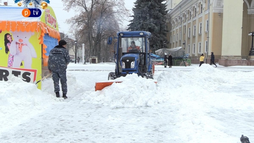 Наслідки снігопаду у Полтаві: яка ситуація на дорогах, тротуарах та у дворах