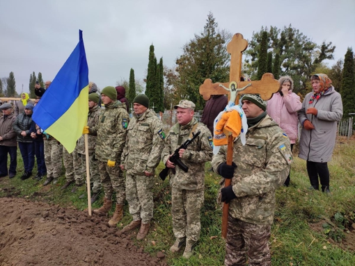 У Полтавській області попрощалися із сержантом штурмового батальйону Романом Лозіновим