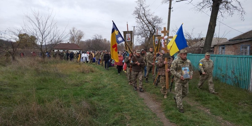 На Полтавщині провели в останню путь 25-річного бійця Вадима Жмудя