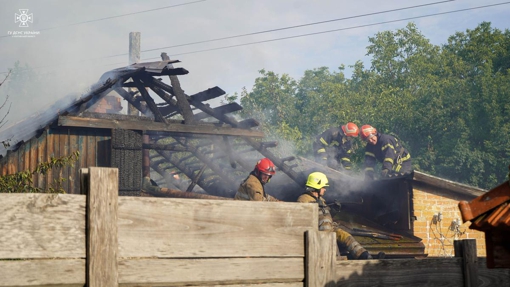 У Полтаві горів будинок. ФОТО. ВІДЕО