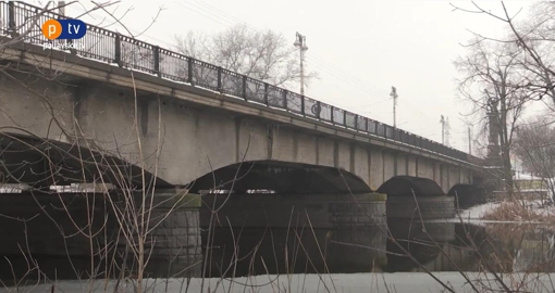 У Полтаві врятували жінку, яка намагалася стрибнути з мосту