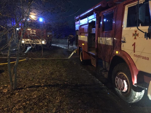 У Полтаві гасили пожежу у житловому будинку