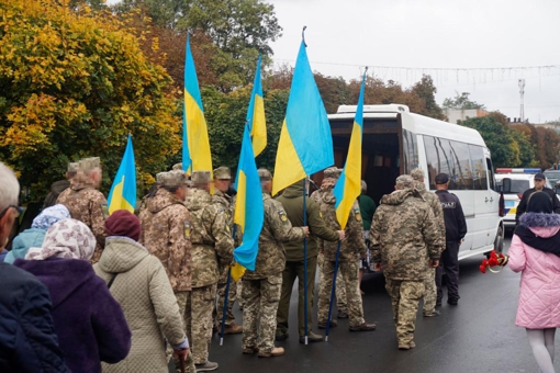 На Полтавщині провели в останню путь добровольця Ігоря Старкова та розвідника Василя Алексеєва