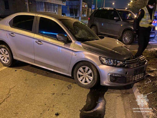 У Полтаві нетверезий водій легковика врізався у стовп