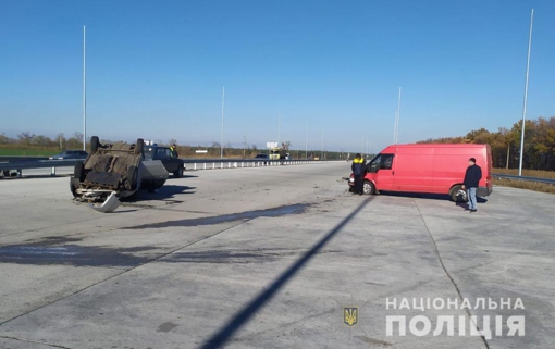 На автодорозі на Полтавщині зіткнулися мікроавтобус та легковик