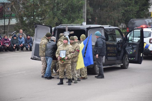 На Полтавщині попрощалися із 22-річним бійцем Антоном Дігтярем, який загинув на війні