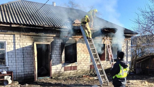 У Кременчуцькому районі горів будинок: на місці події знайшли мертвим 47-річного чоловіка