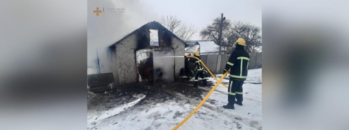 На Полтавщині в гаражі згорів автомобіль