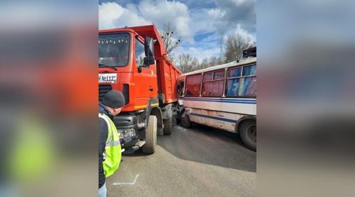 Під Полтавою зіткнулися вантажівка та автобус з пасажирами