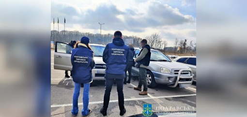 Полтавська прокуратура передала сім вилучених в автоперекупа автомобілів на допомогу ЗСУ