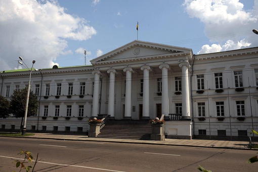 Закриті очі і вуха, а іноді – двері: що не так в Полтавській міськраді з доступом для журналістів