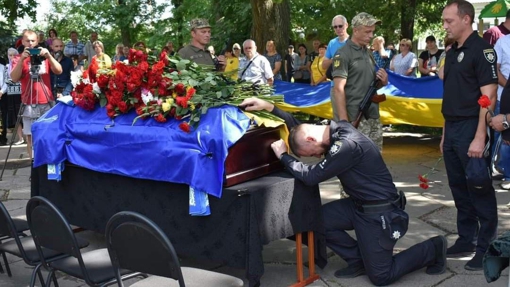 У Полтавській області провели в останню путь військового Миколу Хандолу