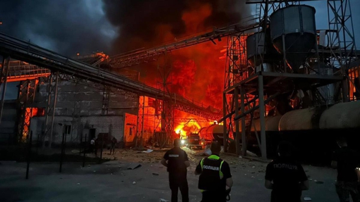 Ворог поцілив в олійницю в Миргородському районі. Двоє загиблих, п'ятеро поранені, – Єрмак