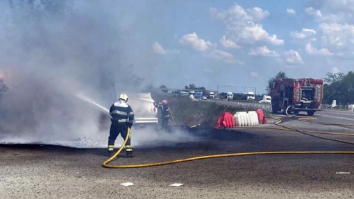 У Полтавській області бензовоз врізався у відбійник та загорівся