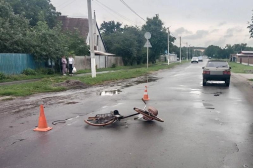 На Полтавщині легковик збив 53-річну велосипедистку