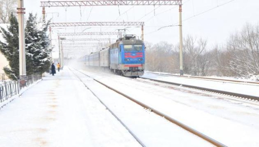 У звʼязку з негодою, поїзд, що курсує через Полтавщину, затримується на пʼять годин