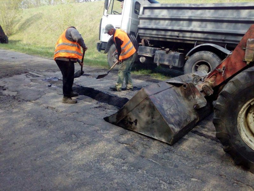 Попри війну, на Полтавщині розпочали ямковий ремонт